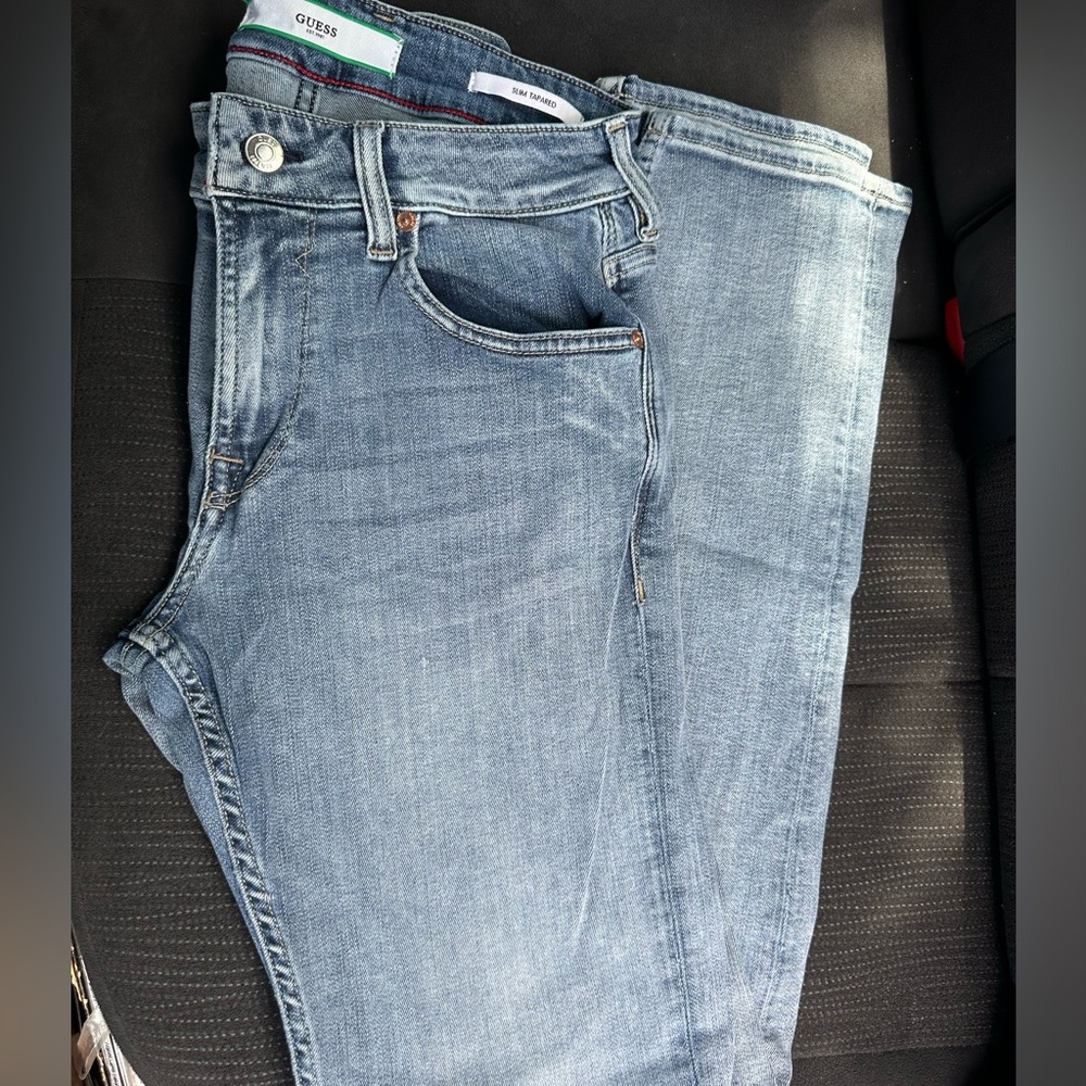GUESS jeans
